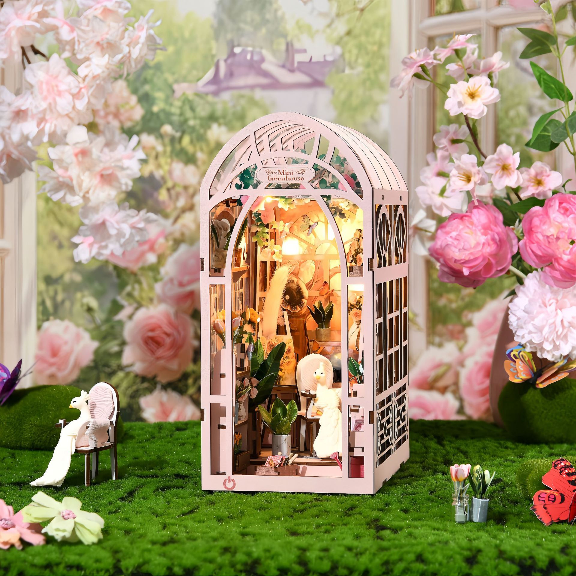 Miniverse Studio™ DIY Book Nook Kit | Mini Greenhouse